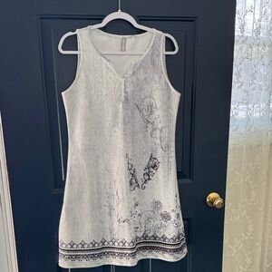 Noracora Sleeveless White and Navy Floral Casual Dress - Size Medium